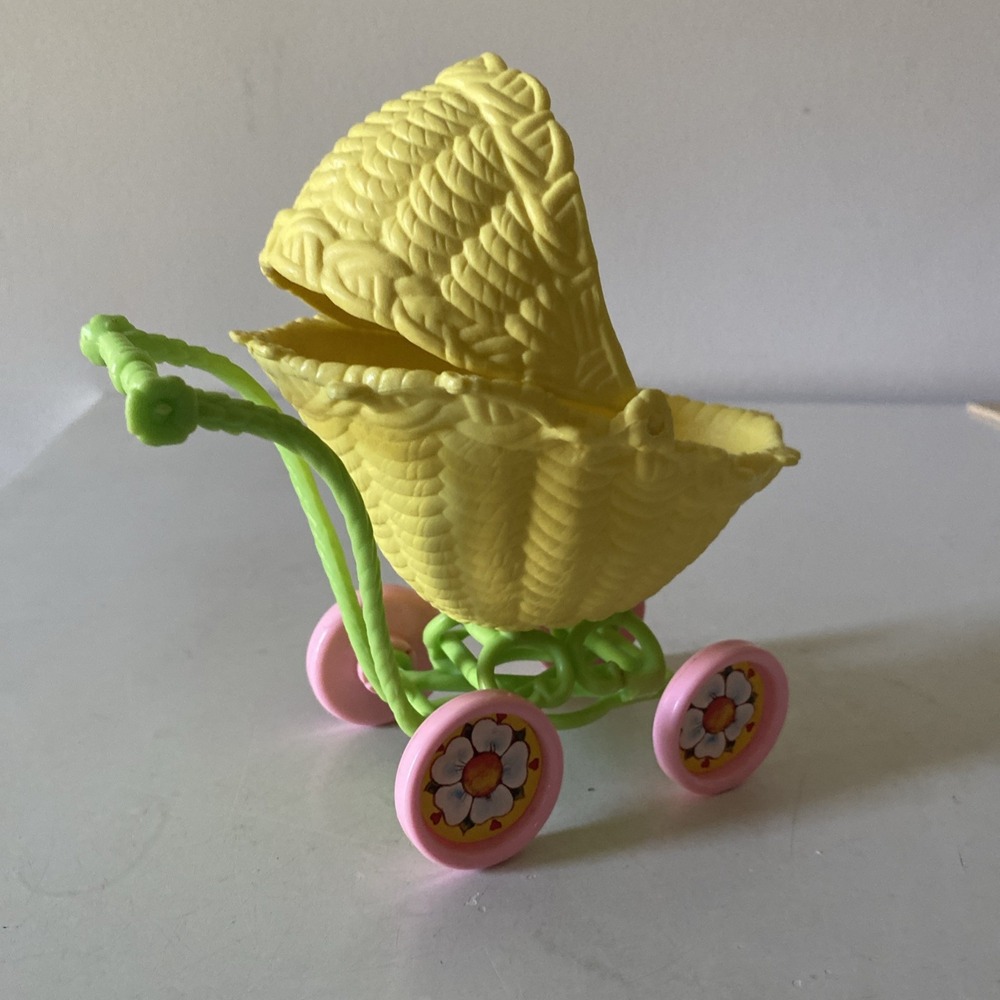 Strawberry Shortcake Doll Berry Baby Buggy Vintage 5 1/2" h x 6 1/2" l - Picture 7 of 10
